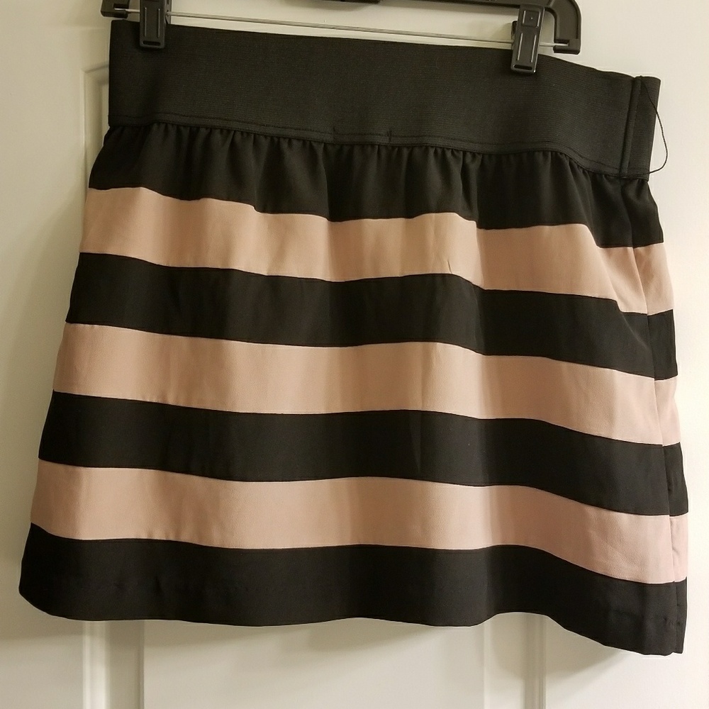 Elastic Waist Mini Skirt